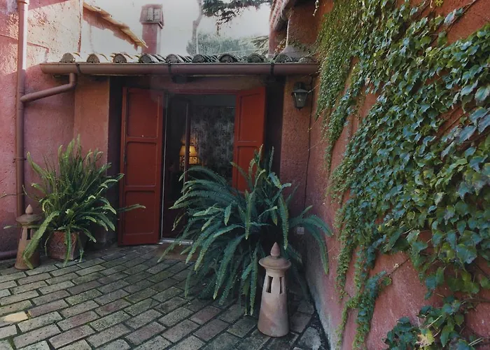 Casa Mora Bed & Breakfast